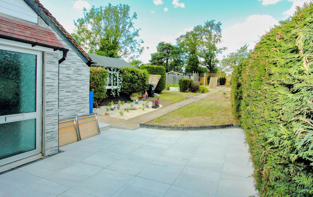 Property photo 2 of 23