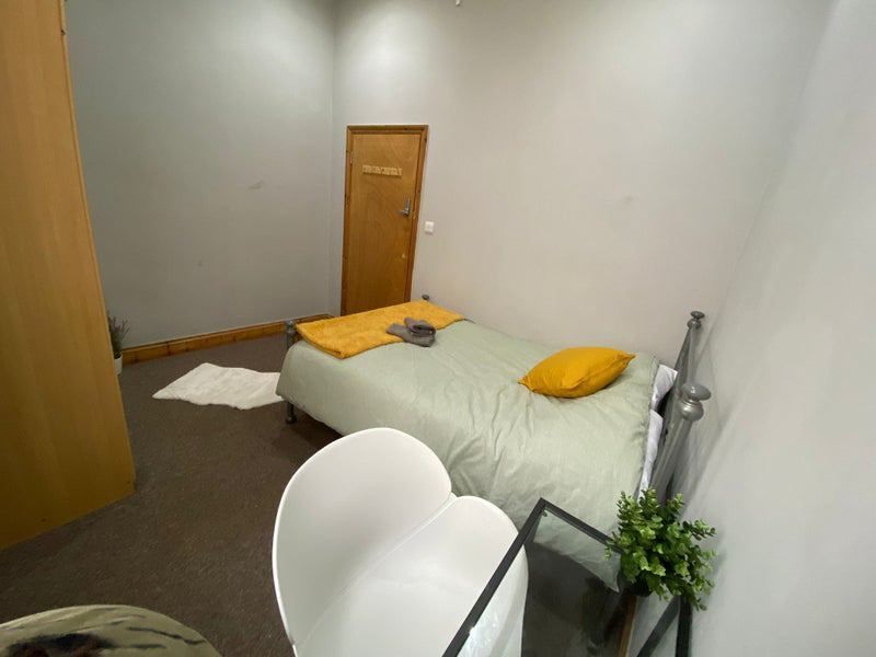 Property photo 2 of 9 Room 5- £835 Available 11/10/2025
