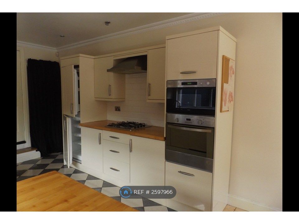 Property photo 2 of 13 Kitchen