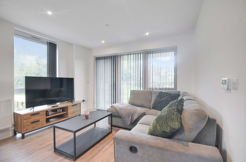 Property photo 3 of 28 Lounge Area (4).Jpg