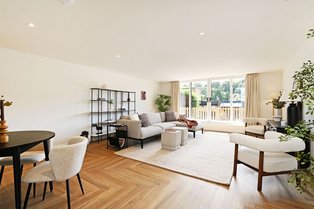 Property photo 1 of 34 Open Plan Living / Dining