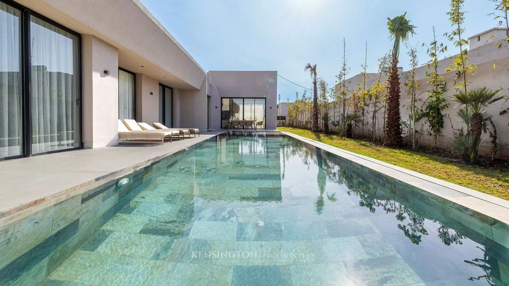 Property photo 3 of 45