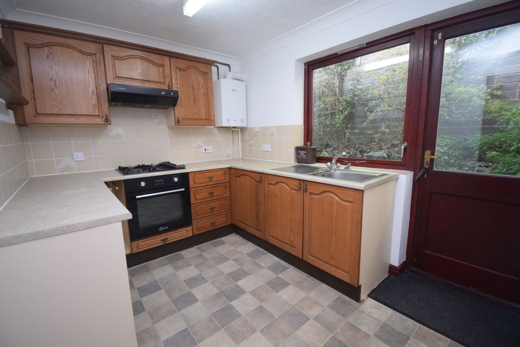 Property photo 2 of 12 Kitchen