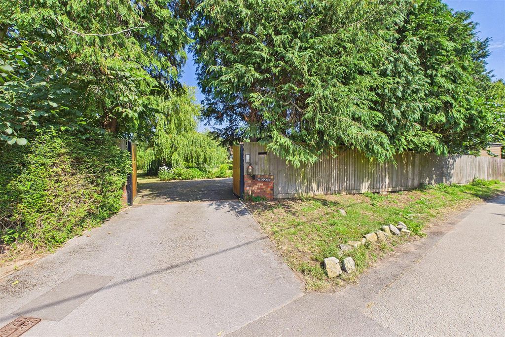 Property photo 3 of 11