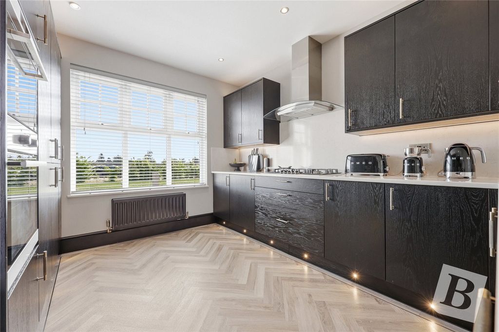 Property photo 1 of 46 Kitchen