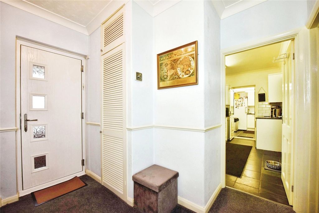 Property photo 3 of 21 Picture No. 29
