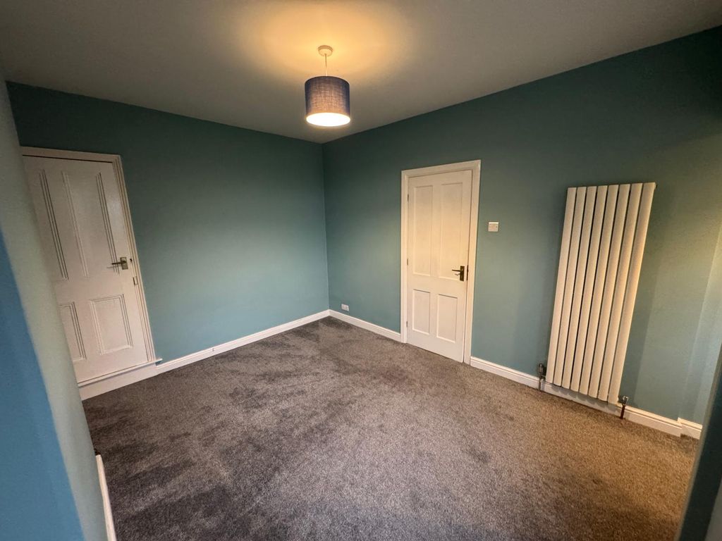 Property photo 3 of 11 Photo 2
