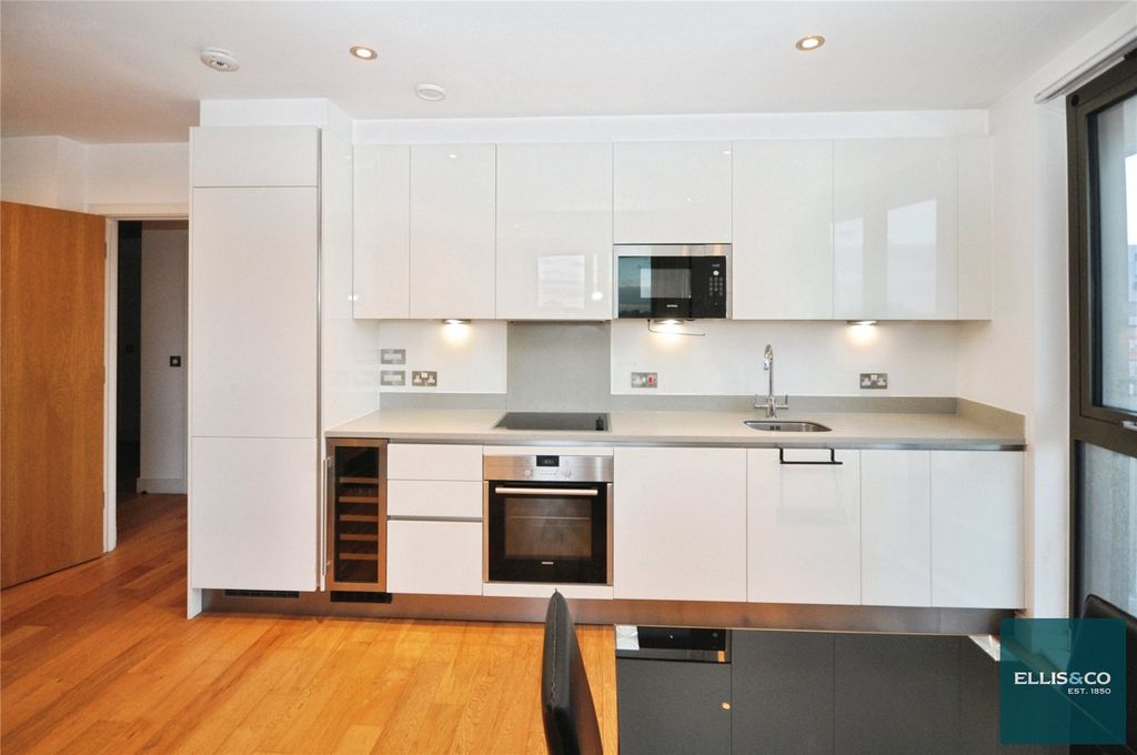 Property photo 2 of 9 Picture No. 06