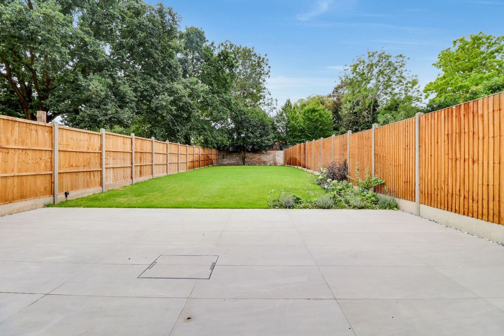 Additional image 36 of 4 bed semi-detached house for saleHurst Road, East Molesey KT8