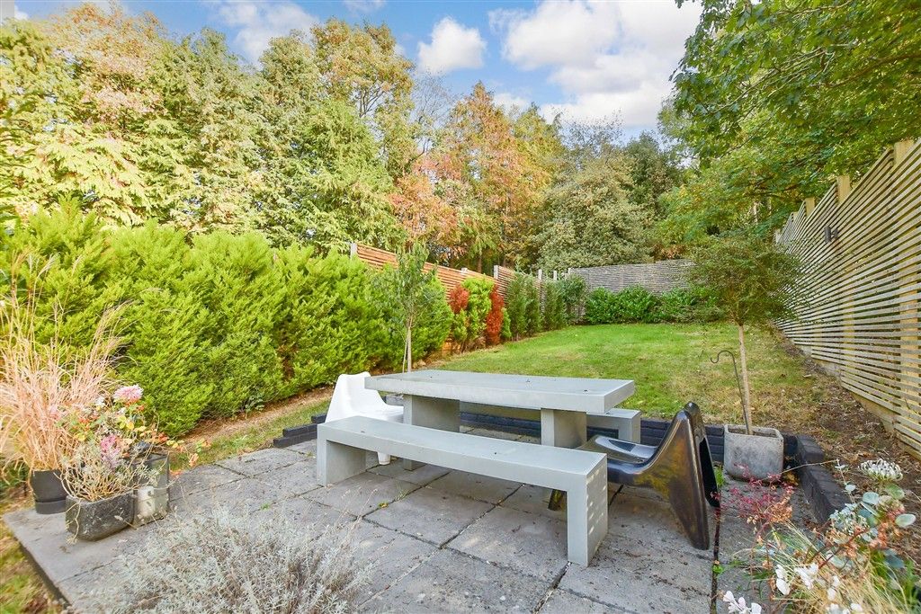 Property photo 3 of 19 Garden