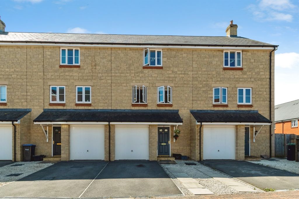Property photo 1 of 24
