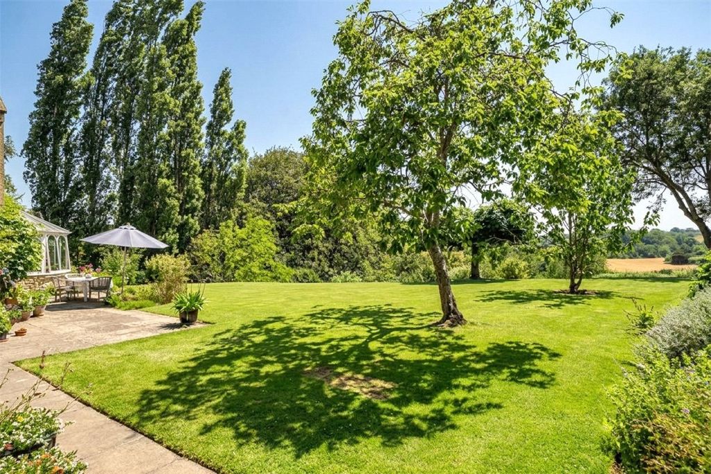 Property photo 2 of 20 Picture No. 32