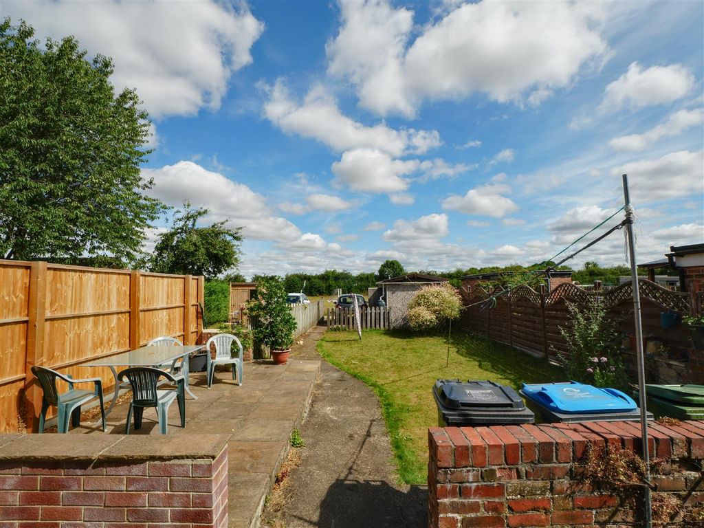 Property photo 3 of 18 External