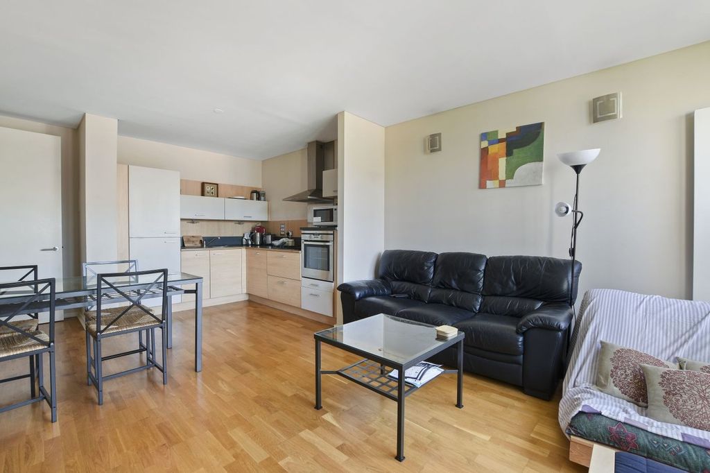 Property photo 2 of 6