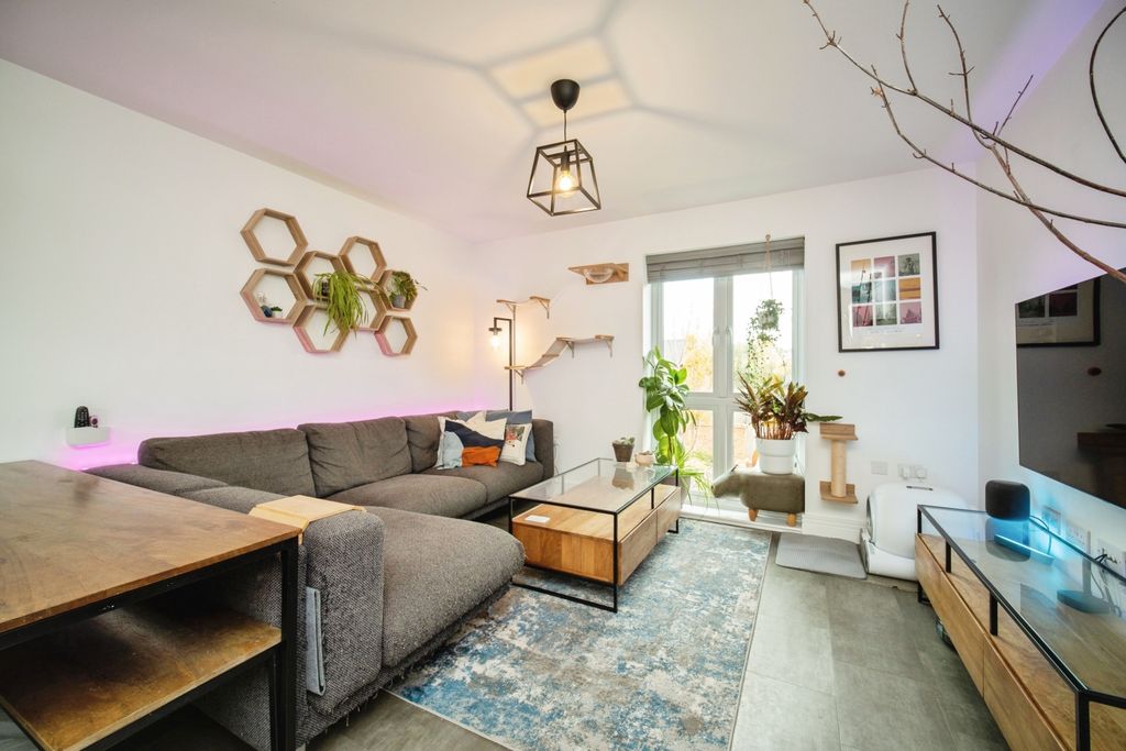 Property photo 3 of 16 Living Room