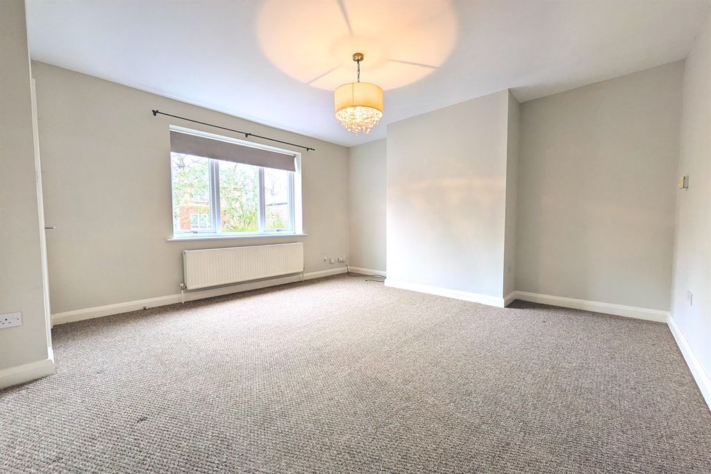 Property photo 2 of 9 Louge