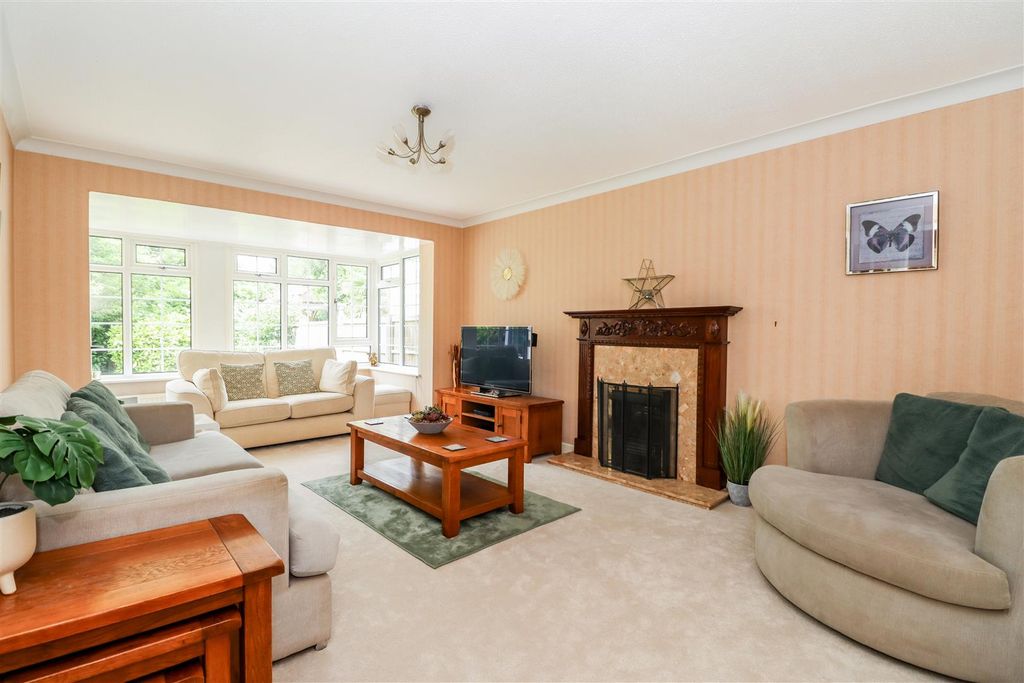 Property photo 3 of 24