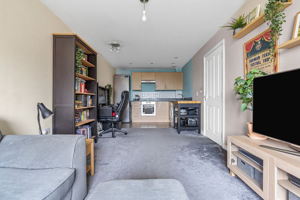 Property photo 3 of 9