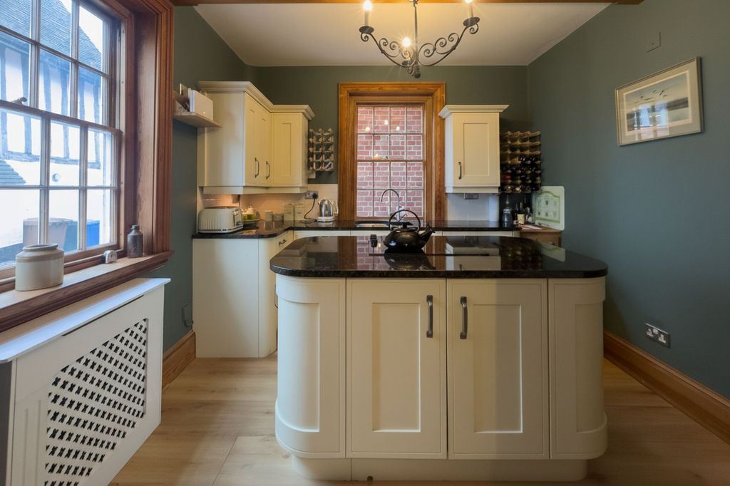 Property photo 3 of 19