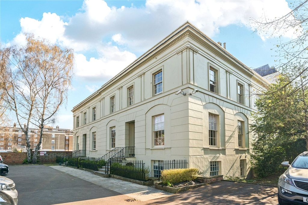 Property photo 2 of 16 Picture No. 12