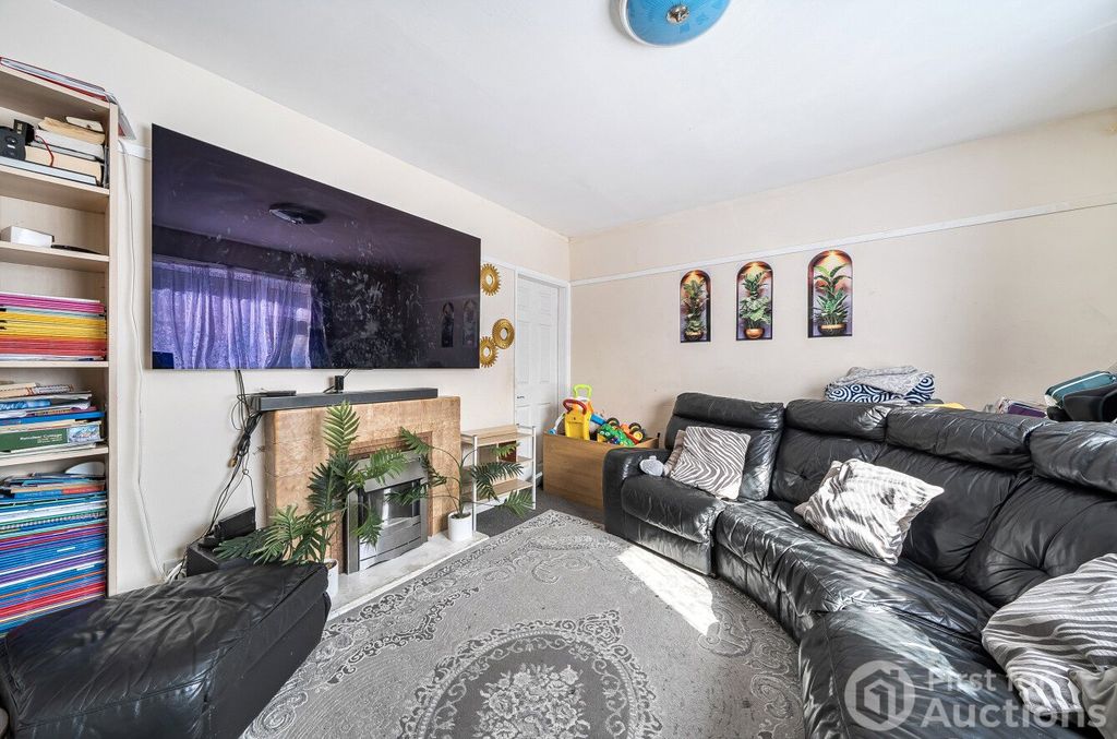 Property photo 2 of 15 2