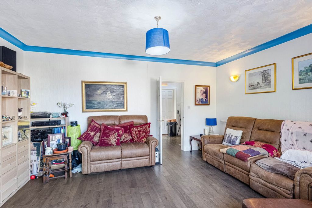 Property photo 3 of 24
