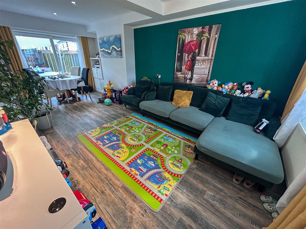 Property photo 3 of 21