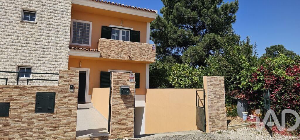 Property photo 1 of 40