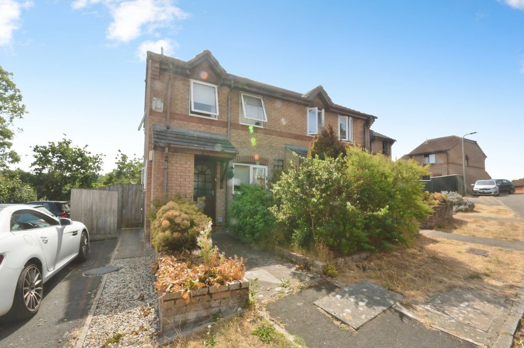 Property photo 1 of 10 Front