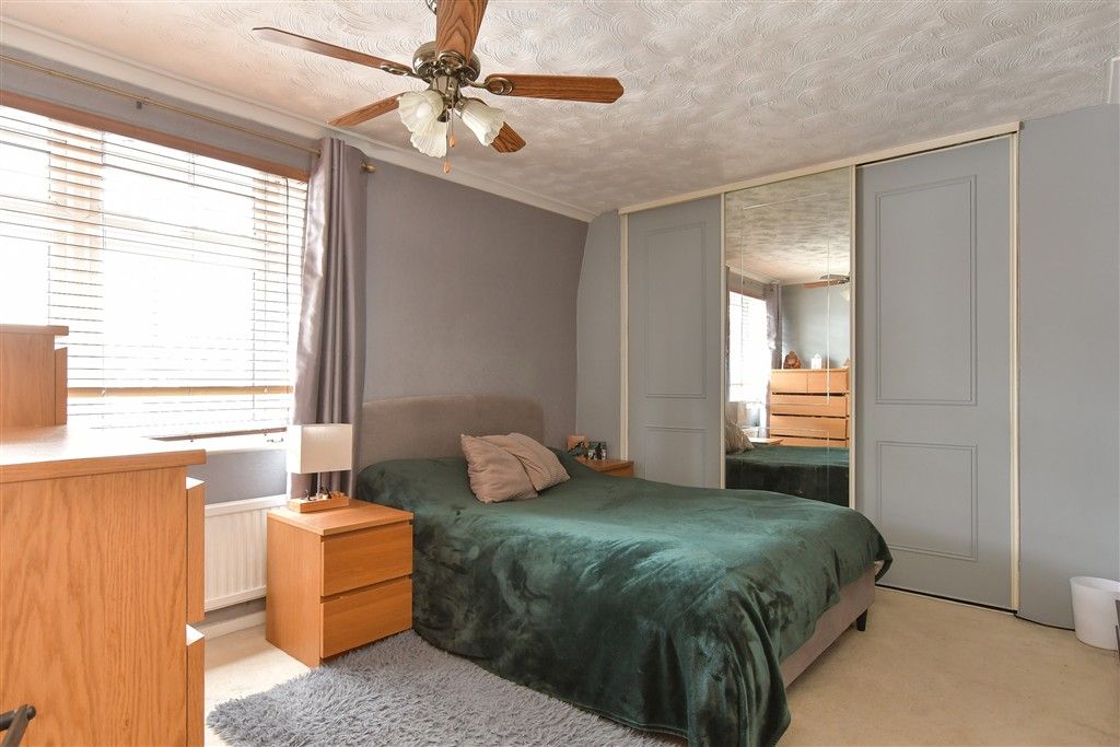 Property photo 1 of 11 Bedroom 1