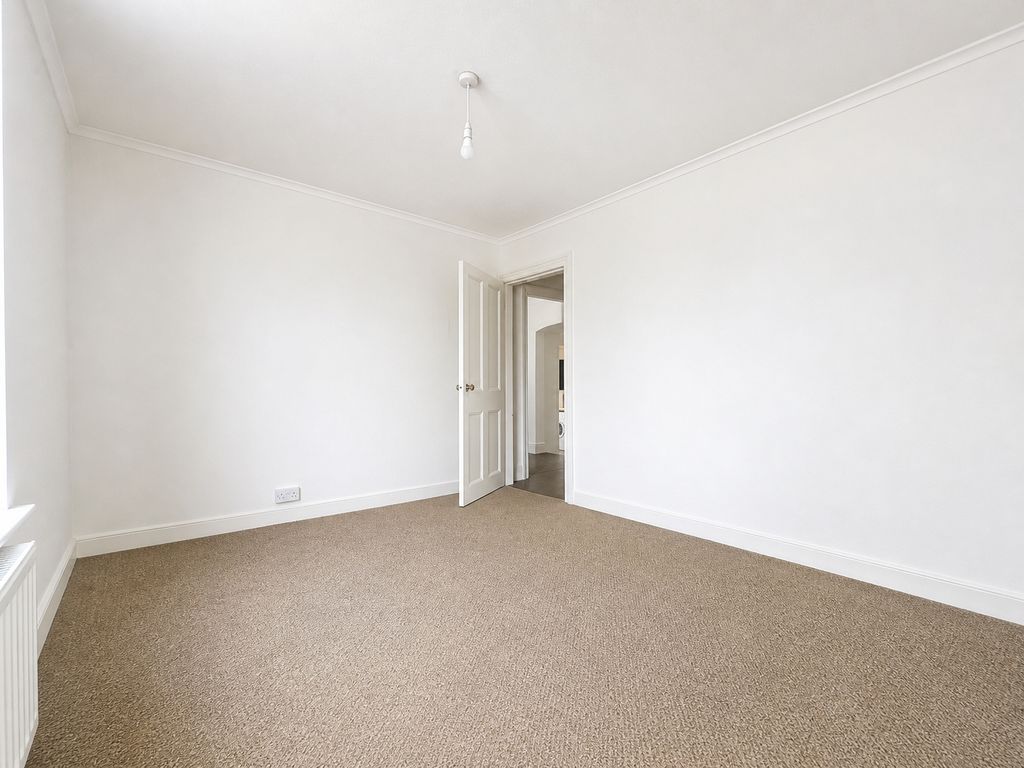 Property photo 3 of 10 Bedroom