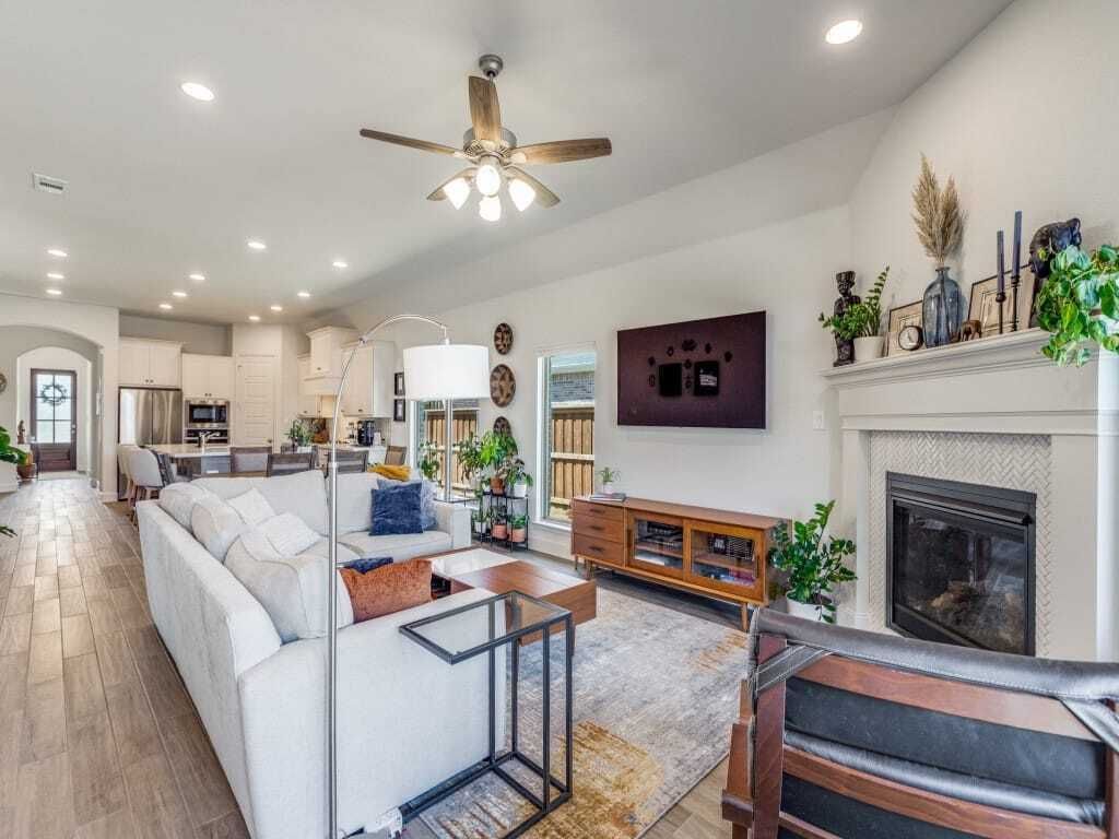 Property photo 1 of 31