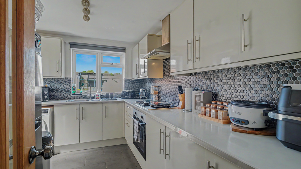 Property photo 2 of 22