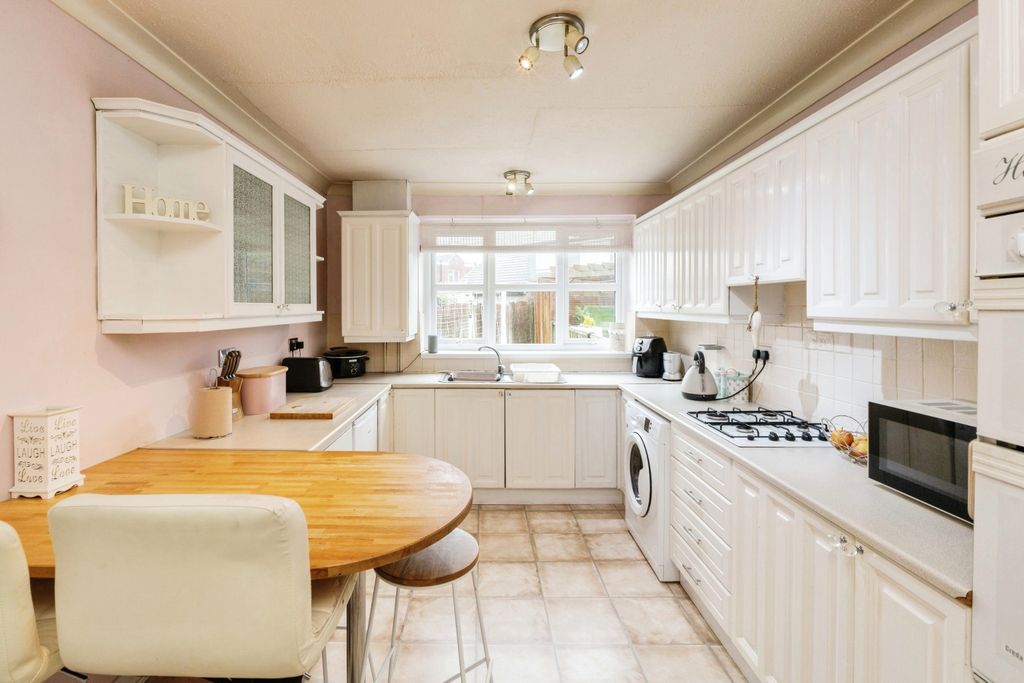 Property photo 3 of 15