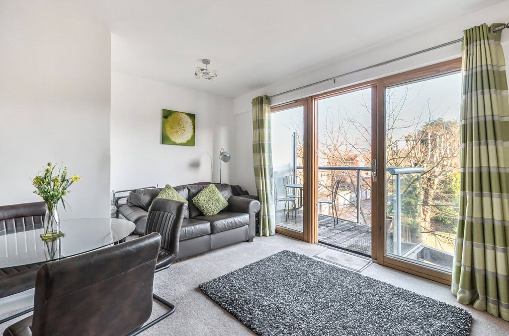 Property photo 1 of 16 1383316-15-69299E...