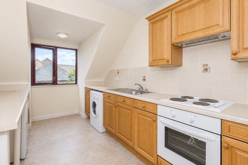 Property photo 3 of 6 Kitchen
