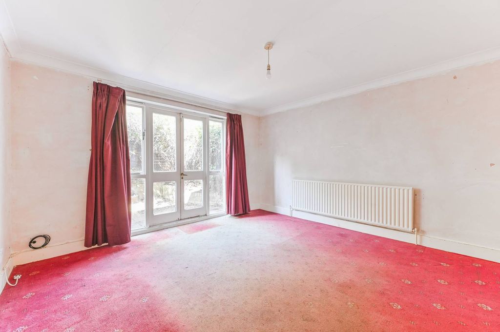 Property photo 3 of 30