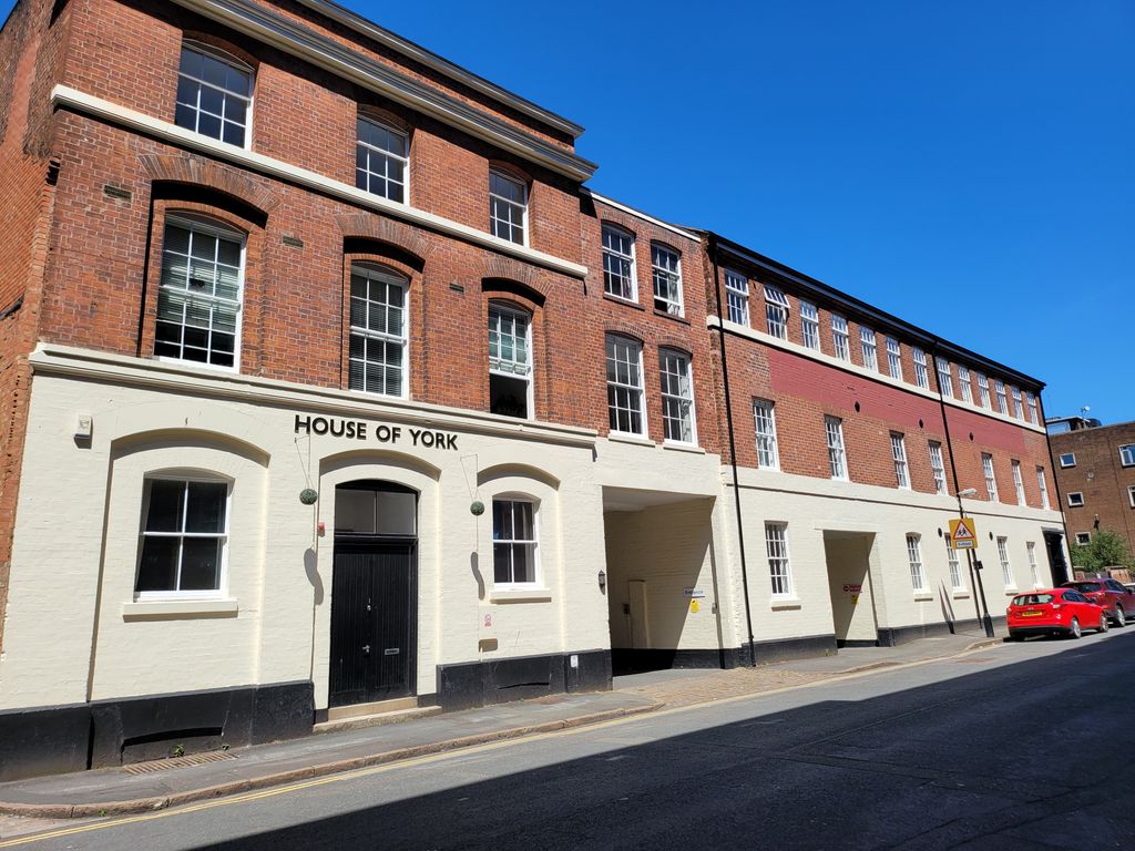 Property photo 1 of 11 Photo 01