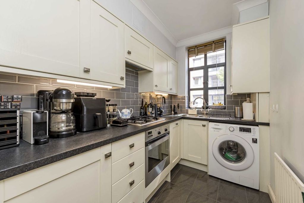 Property photo 3 of 5