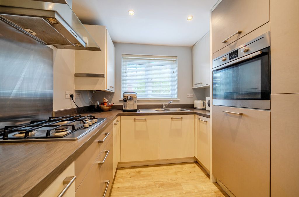 Property photo 2 of 9 1438865-10-69Dcd6...