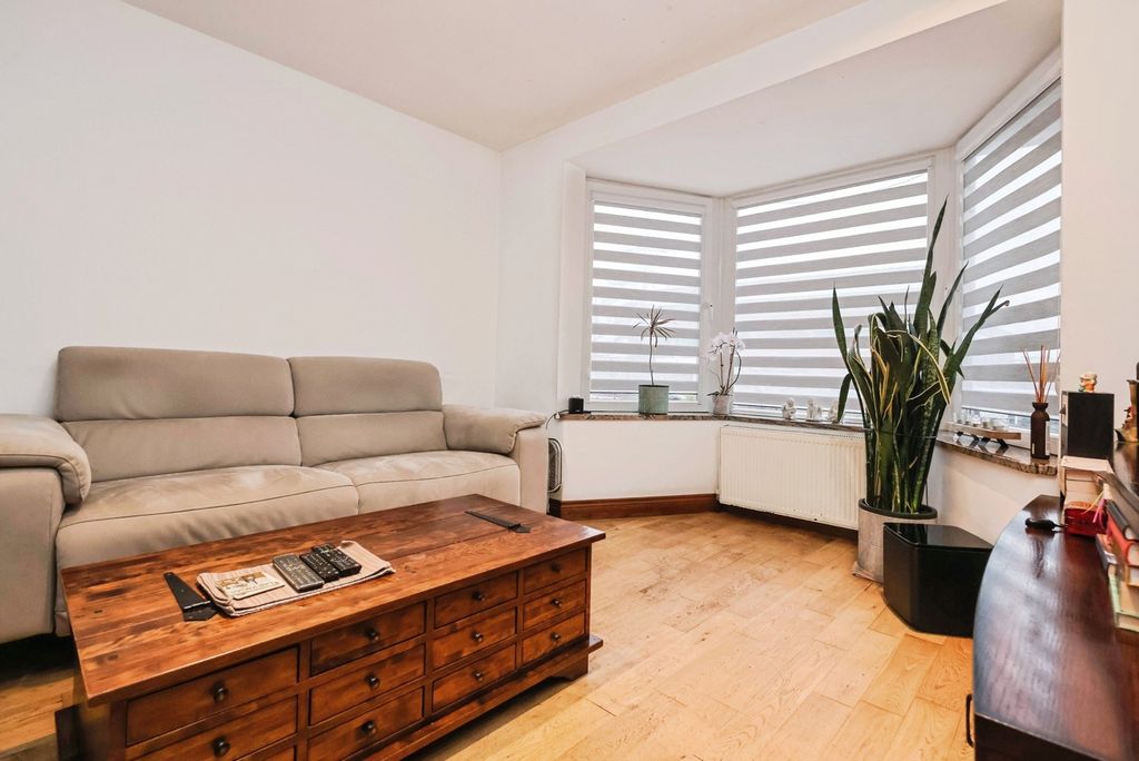 Property photo 2 of 19 Pbox-Img.Jpg