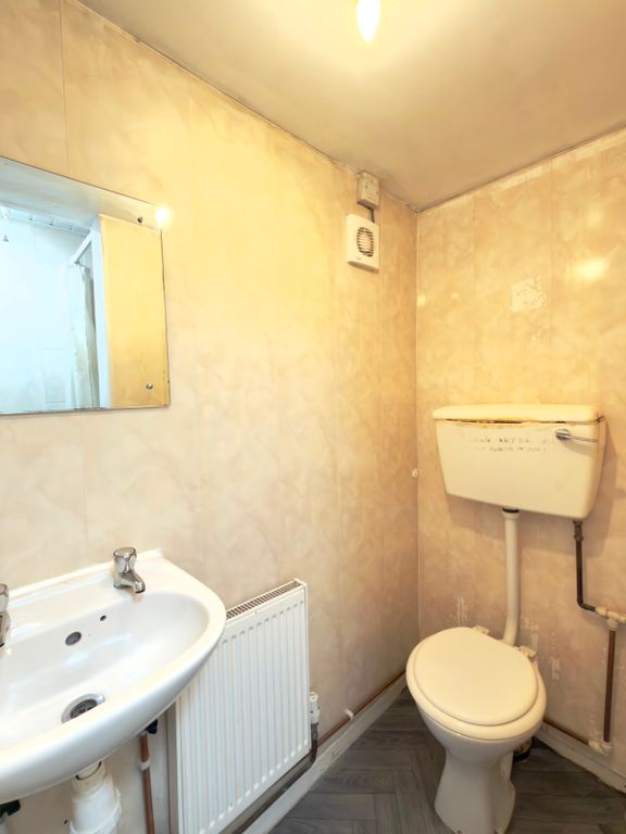 Property photo 3 of 6