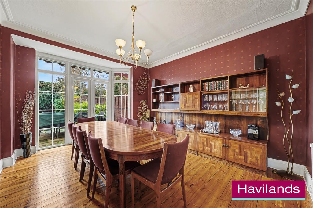 Property photo 3 of 23 Park Avenue En1 1Et-7.Jpg