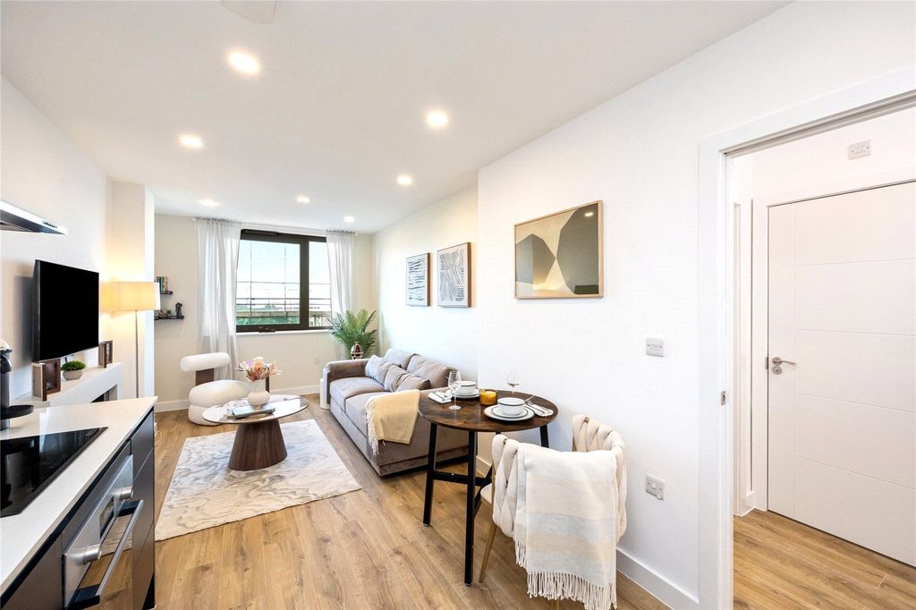 Property photo 3 of 18 Picture 3