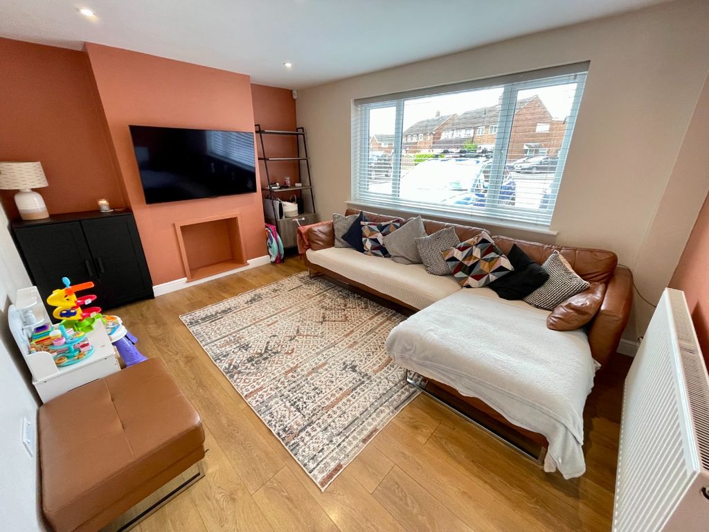 Property photo 2 of 10 4385072
