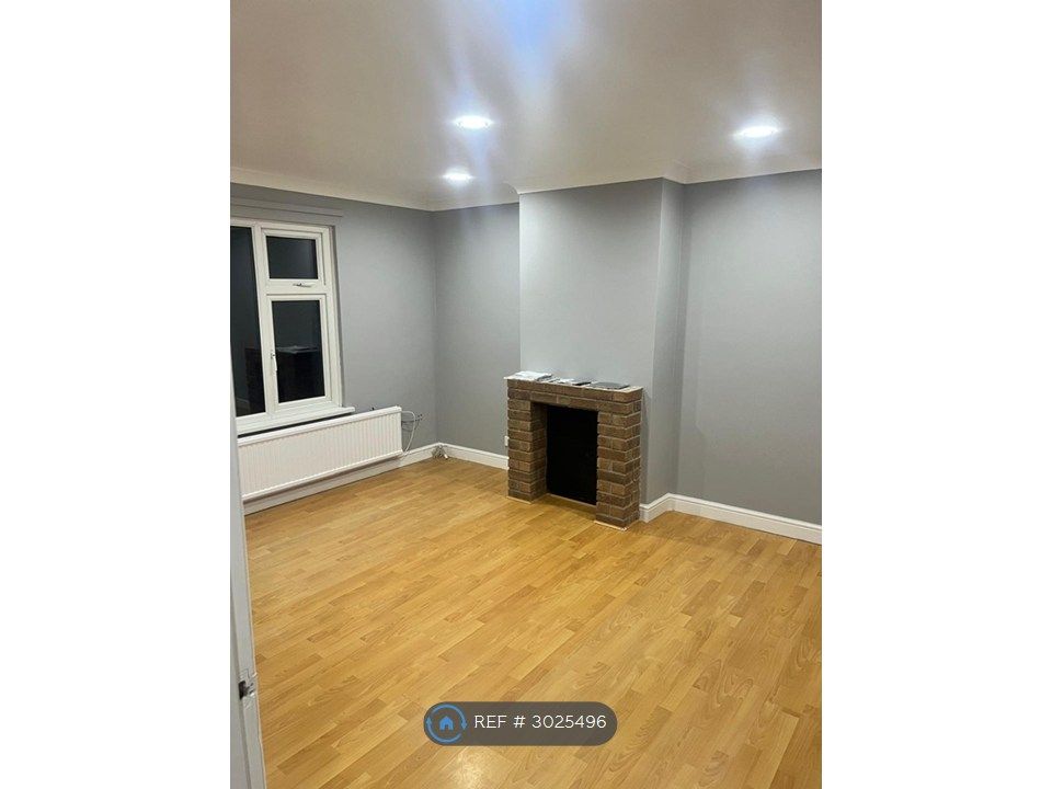 Property photo 1 of 13 Living Room Photo1