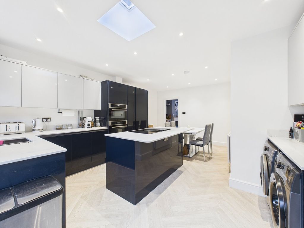 Property photo 2 of 25 Picture No. 07