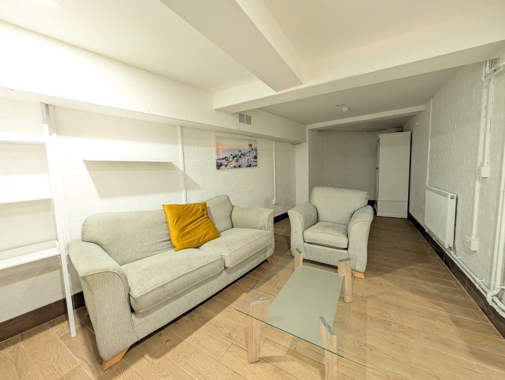 Property photo 1 of 5 Image