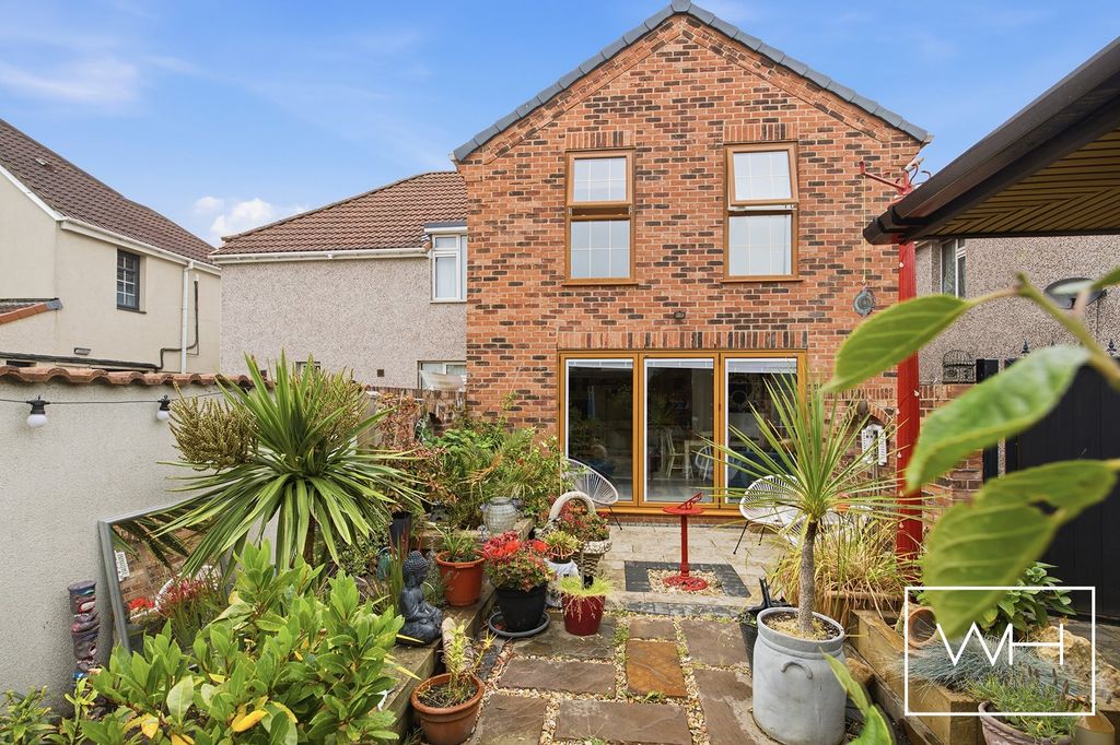 Property photo 2 of 20 31 Rosslyn Crescent, Bentley 22
