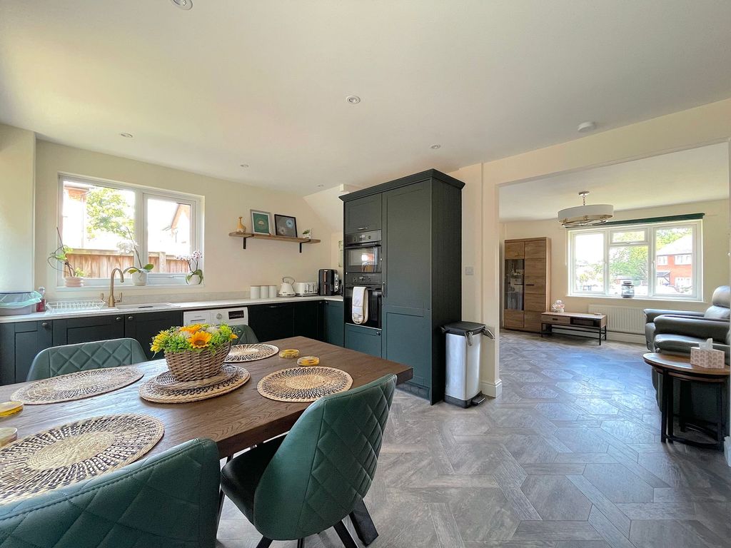 Property photo 2 of 23 Living Room/Kitchen/Dining Room (1)